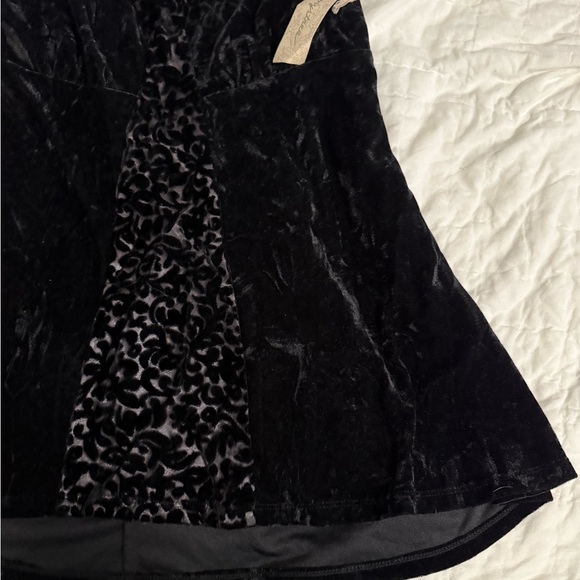 Mystree Black Velvet Devore Burnout Floral Sleeveless Tunic Top - Picture 7 of 11